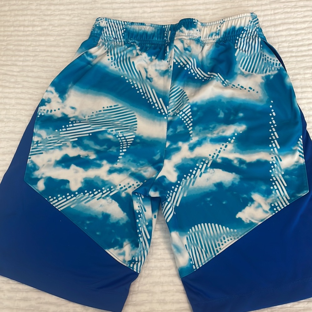 Boys Nike Shorts Size Large - Picture 4 of 7